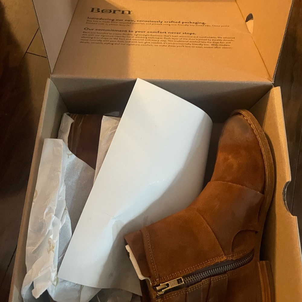 Born Suede Ankle Boots NIB - Picture 5 of 8